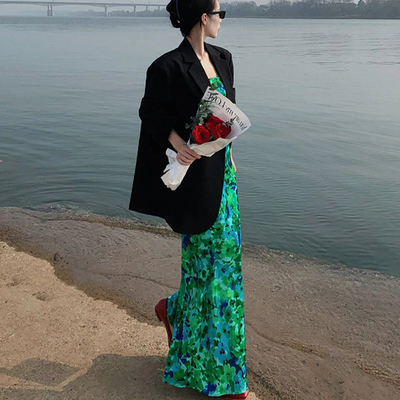 绿色吊带连衣裙女夏季无袖沙滩裙