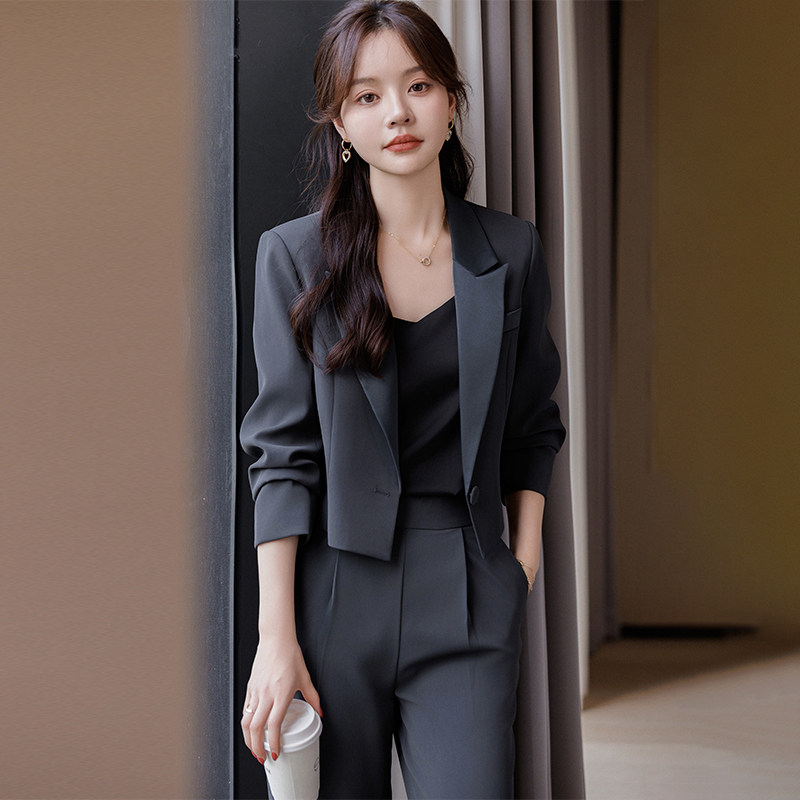 小个子短款西装套装女春秋2026新款高级感职业装气质休闲西服外套