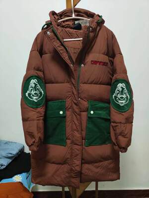 美特斯邦威女士连帽直筒羽绒服