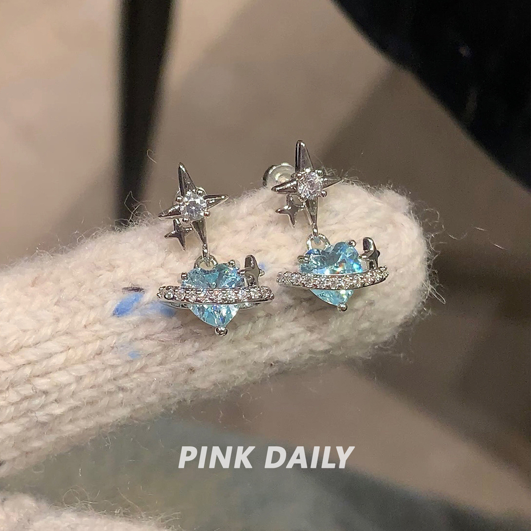 Pink Daily蓝色爱心星星锆石钛钢吊坠耳钉女耳骨钉高级感耳蜗钉
