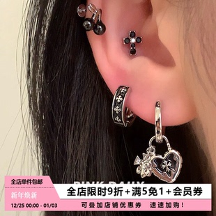Pink Daily黑色爱心吊坠十字架耳环女钛钢耳钉气质双耳洞独特耳饰