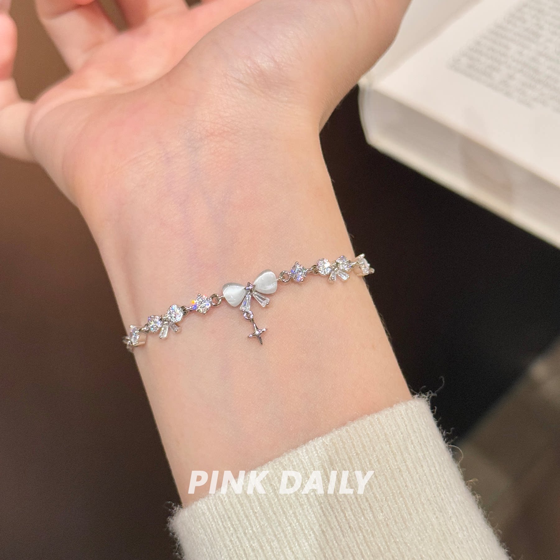 Pink Daily银色蝴蝶结锆石手链女款高颜值学生党轻奢小众闺蜜手饰图片