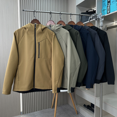 袅家牛货！线下1800+ ！户外软壳男士防风防水加绒连帽冲锋衣外套