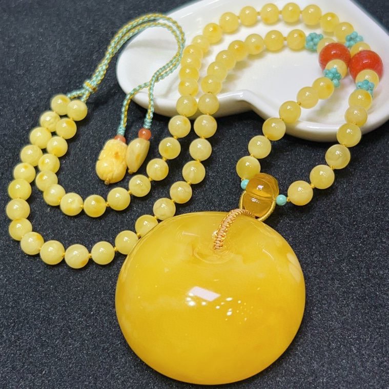 天然蜜蜡公主扣吊坠