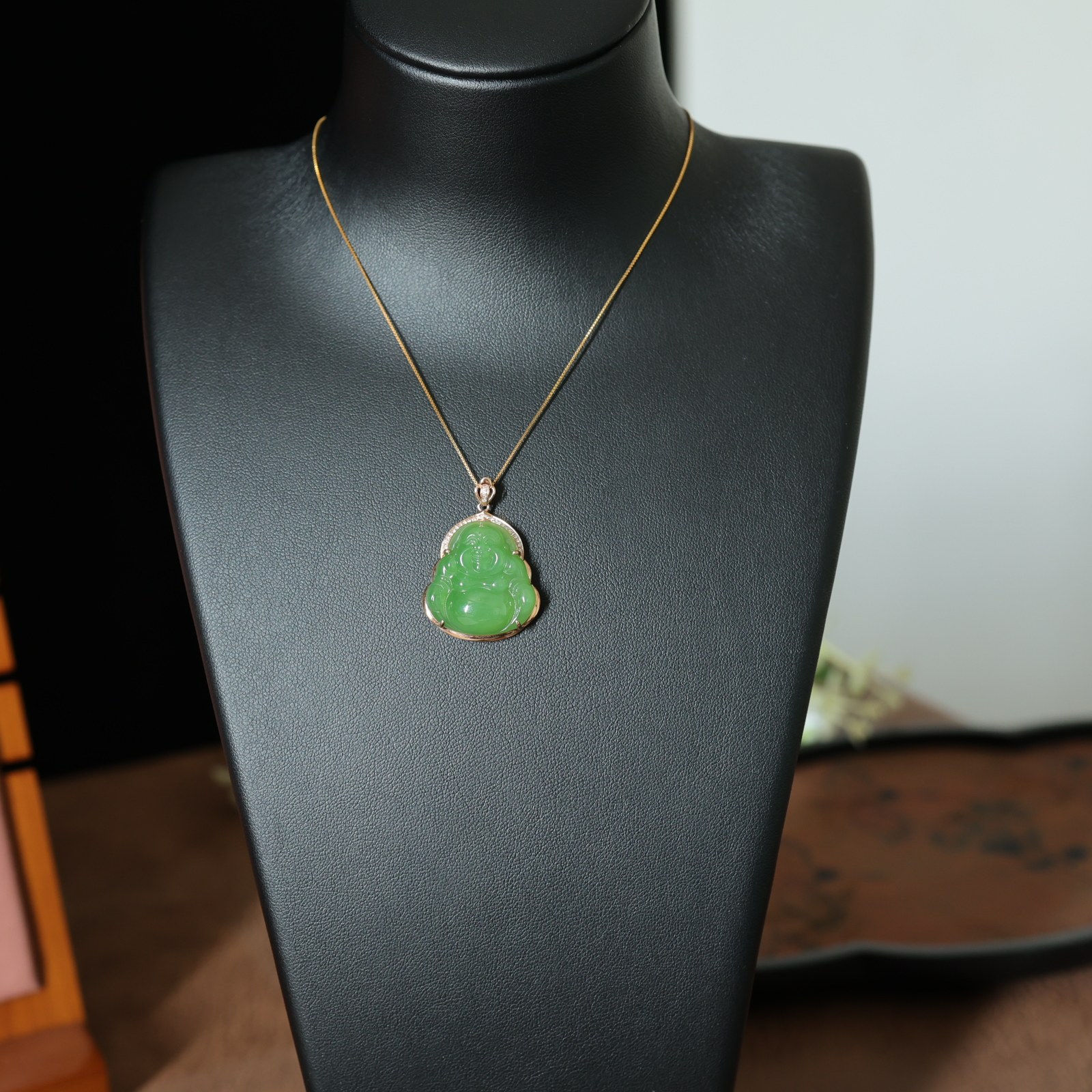 碧玉佛公18K金镶玉石吊坠22mm