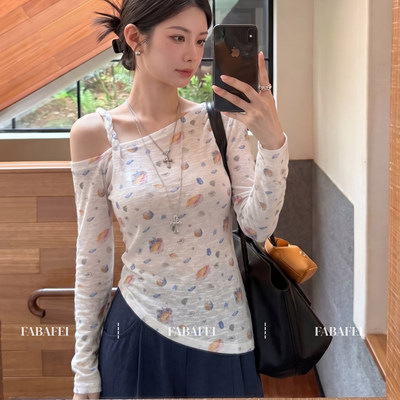 柔雅清新风碎彩印花露肩t恤女早秋单边斜肩设计下摆显瘦长袖上衣