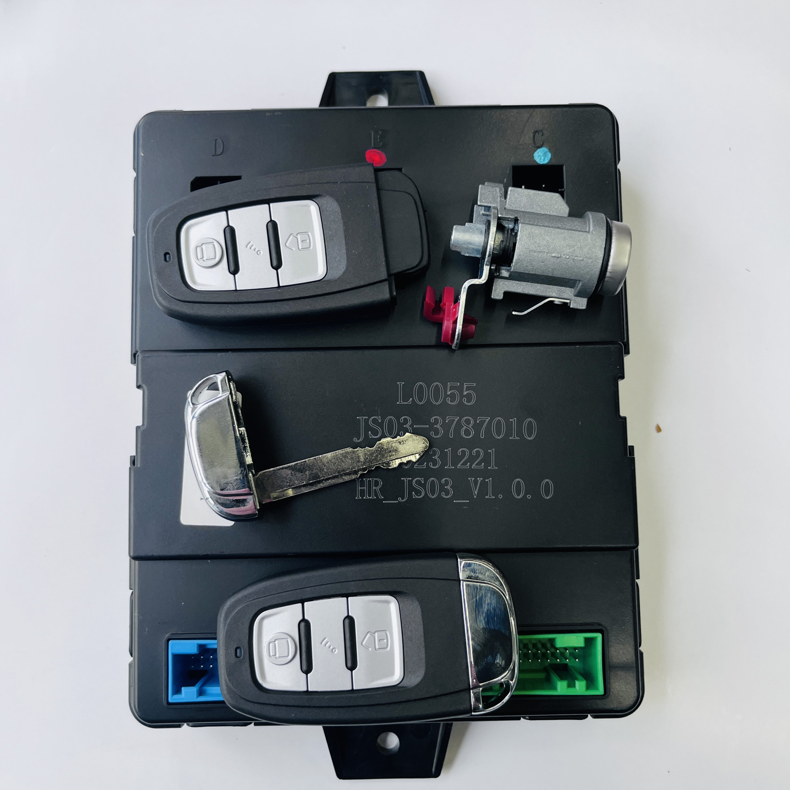 适配鸿日js03四轮电动汽车中控盒遥控器遥控钥匙bcm车身控制器