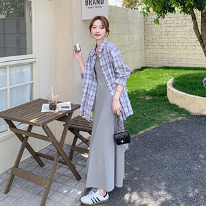 格纹防晒衬衫吊带连衣裙套装女2025夏季新款慵懒风休闲长裙两件套图片