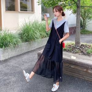 网纱拼接波点连衣裙女2025夏新款法式设计感宽松显瘦假两件T恤裙图片