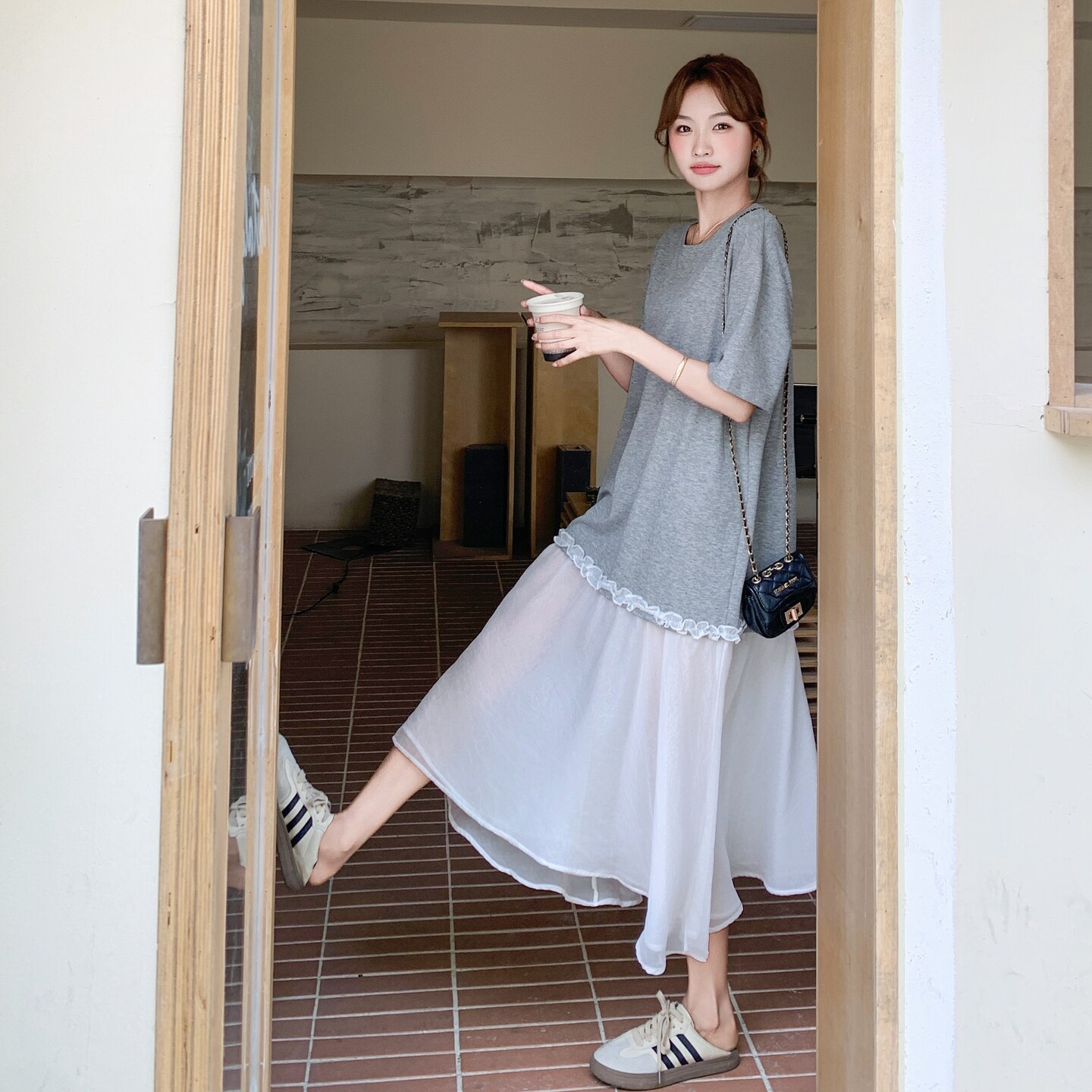 灰色网纱拼接连衣裙女夏季2025年新款设计感气质显瘦中长款T恤裙,女装连衣裙,浙宝257