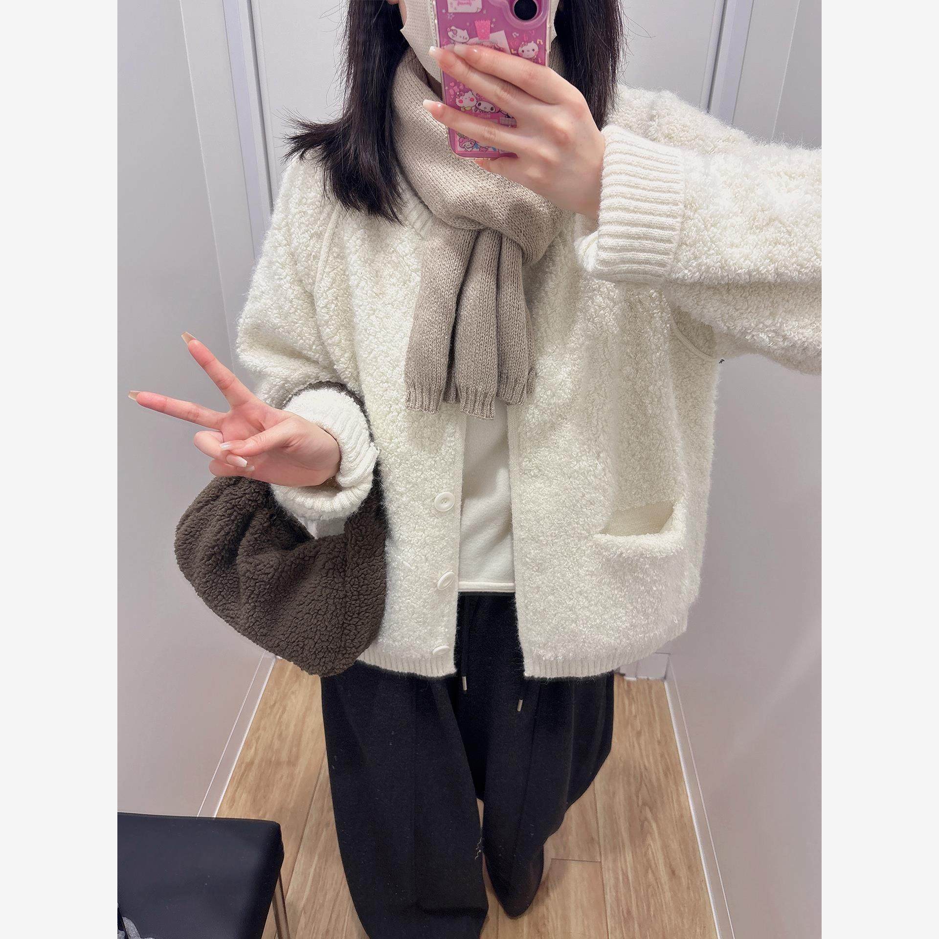 小妍家温柔奶白色气质圆领厚实毛衣外套女冬季宽松单排扣软糯上衣