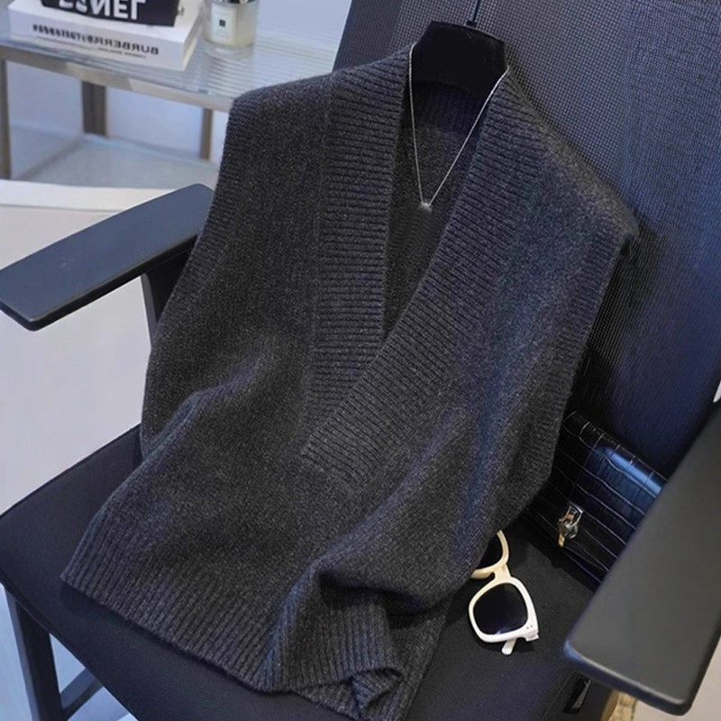 高级感灰色v领针织马甲女秋冬时尚气质软糯内搭毛衣背心无袖上衣,个性定制/设计服务/DIY,棉服工装,淘宝优惠券,粉丝福利购,淘宝优惠卷