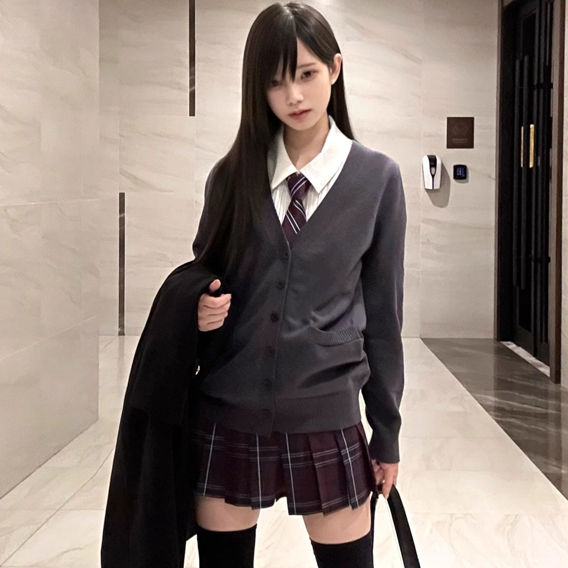 日系春秋基础款V领开衫毛衣 学院风通勤百搭显瘦JK制服外搭针织衫