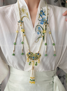 国风马面裙明制璎珞项链背云