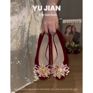 小方头红色绒面婚鞋 中式 秀禾新娘鞋 玛丽珍粗跟显脚小订婚敬酒鞋