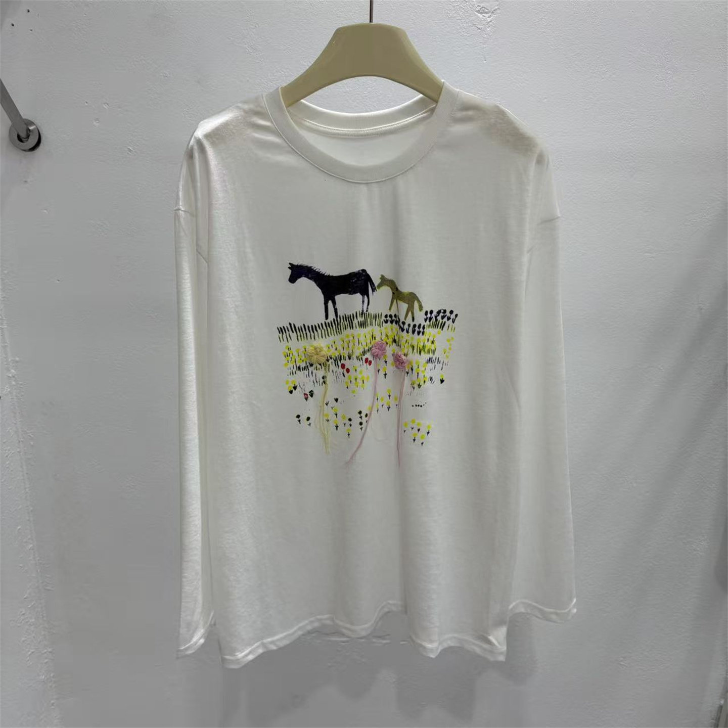 欧货2026春款卡通风小马印花长袖T恤女2026春季新款宽松百搭上衣