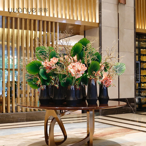 高档酒店大堂桌上假花定做仿真花