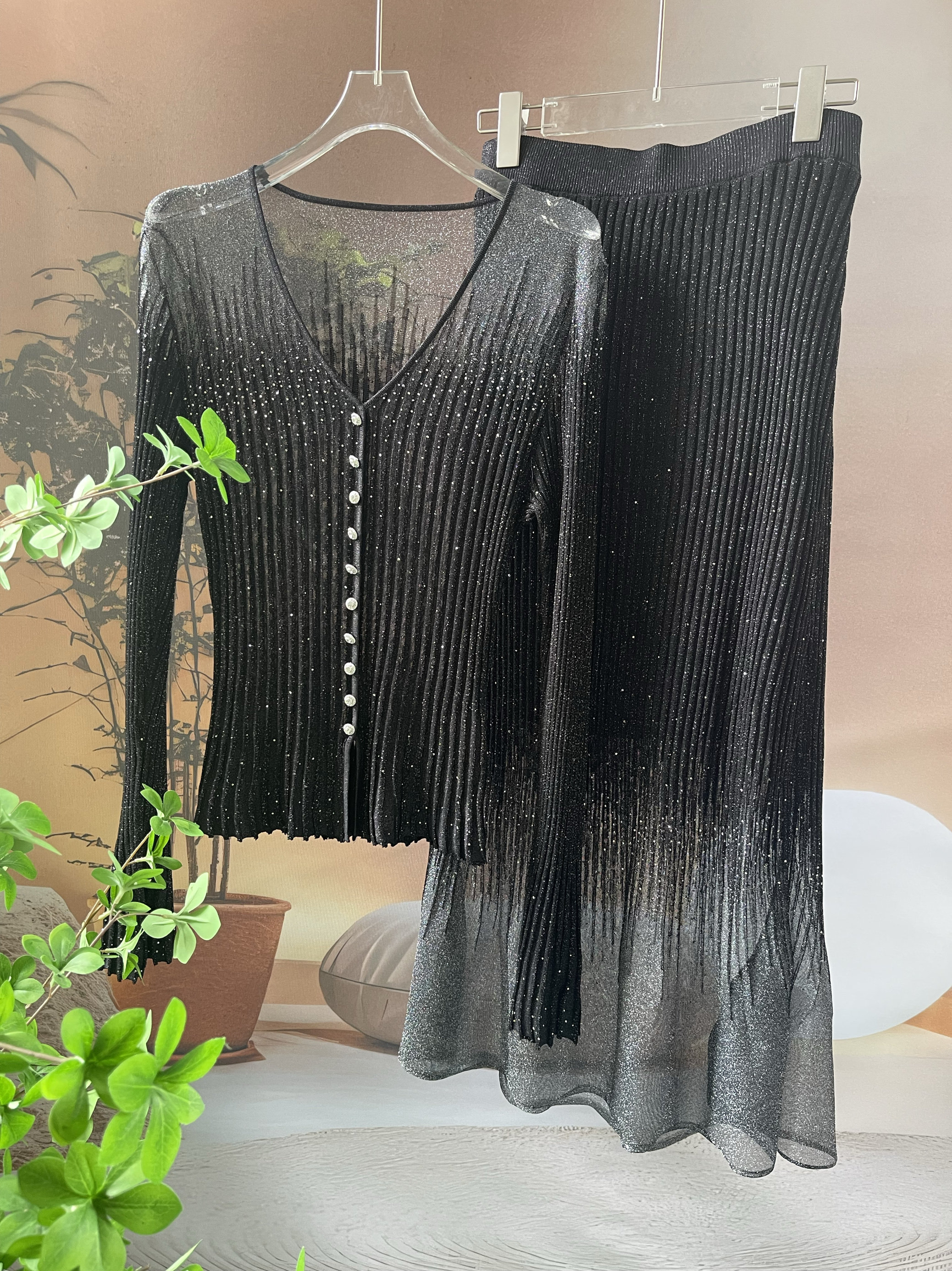 静奢系列闪钻富贵名媛千金风浪漫修身显瘦黑色针织衫+半身鱼尾裙