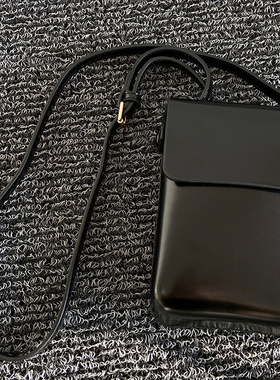 现货清仓韩国代购leather sqaure cross bag男女斜挎迷你小包黑白