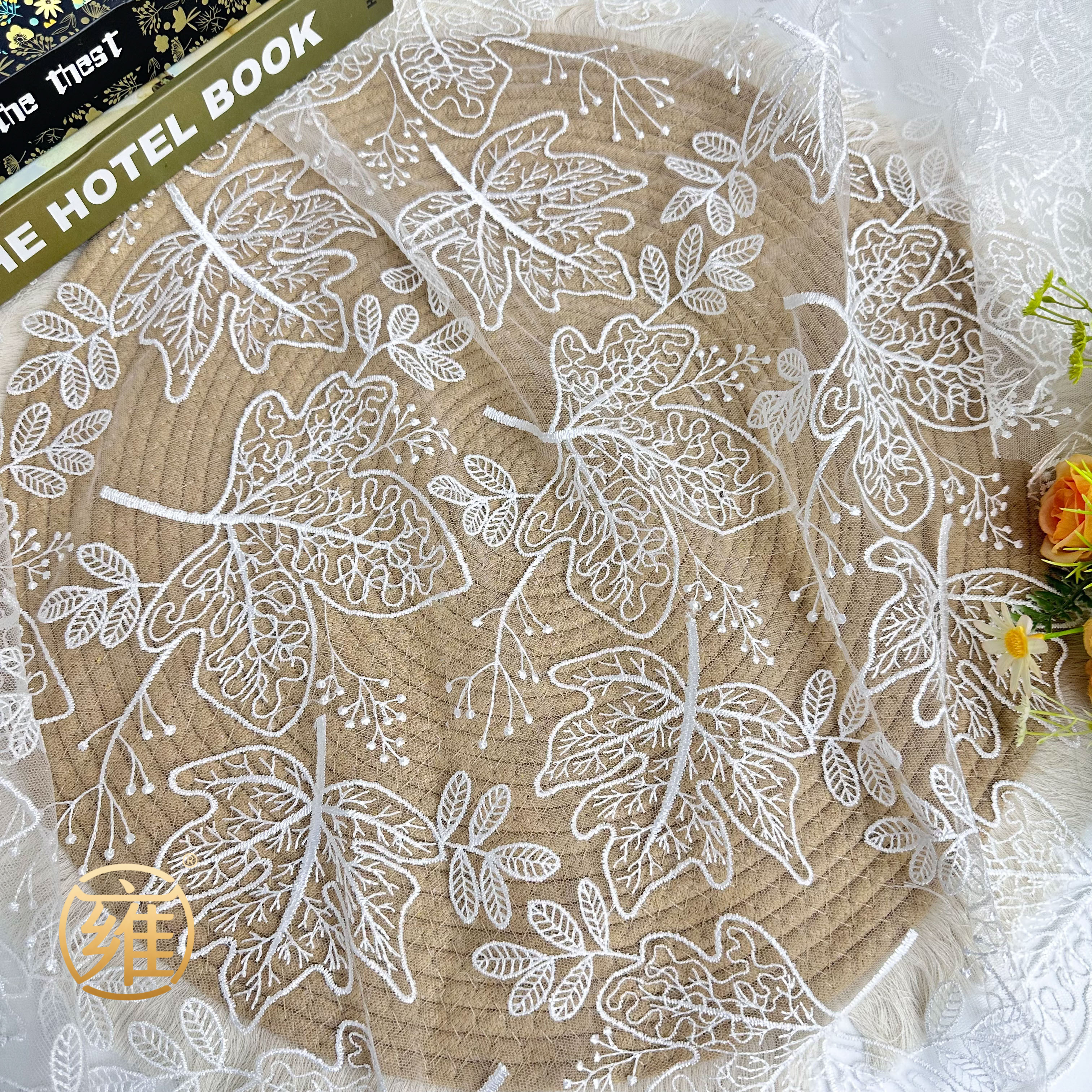 法式白色藤枫叶绣花布料镂空蕾丝刺绣网纱连衣裙婚纱花边辅料