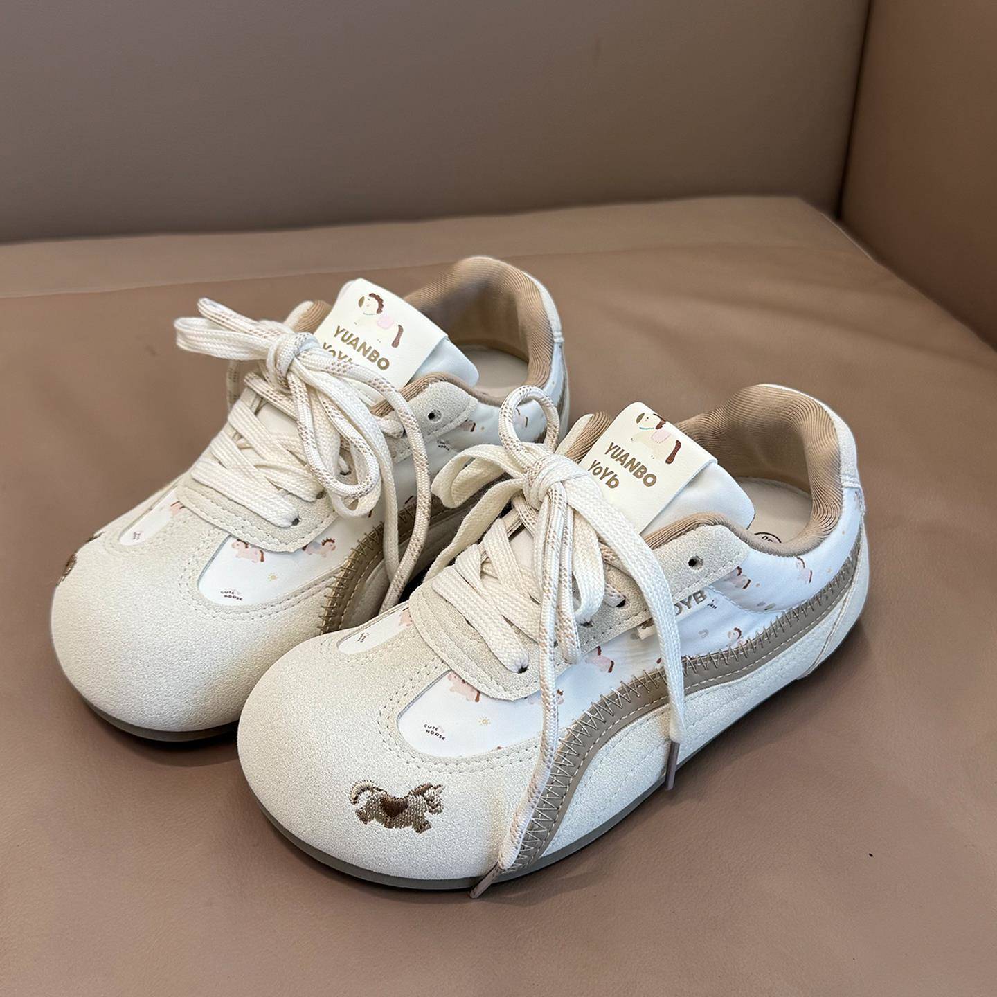 3543码感小白鞋2025新款季休闲鞋德训鞋4143大码女鞋1114w