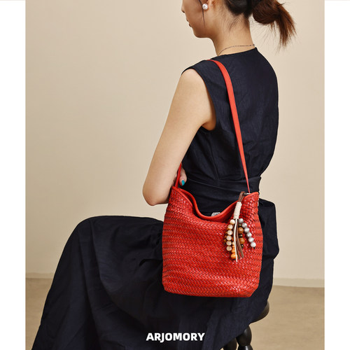 ARJOMORY小众高级感真皮手工编织包女2026新款百搭通勤单肩斜挎包