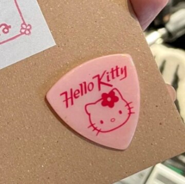 绝版fernandes hellokitty 粉色可爱吉他拨片