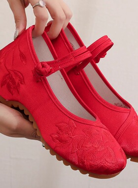 中国风舞蹈鞋旗袍内增高老北京布鞋女软底茶服绣花鞋红色成人素色