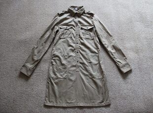 美国 卡其色挺括有型两用袖连衣裙