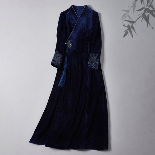 中国风外套天鹅绒绣花吊坠连衣裙