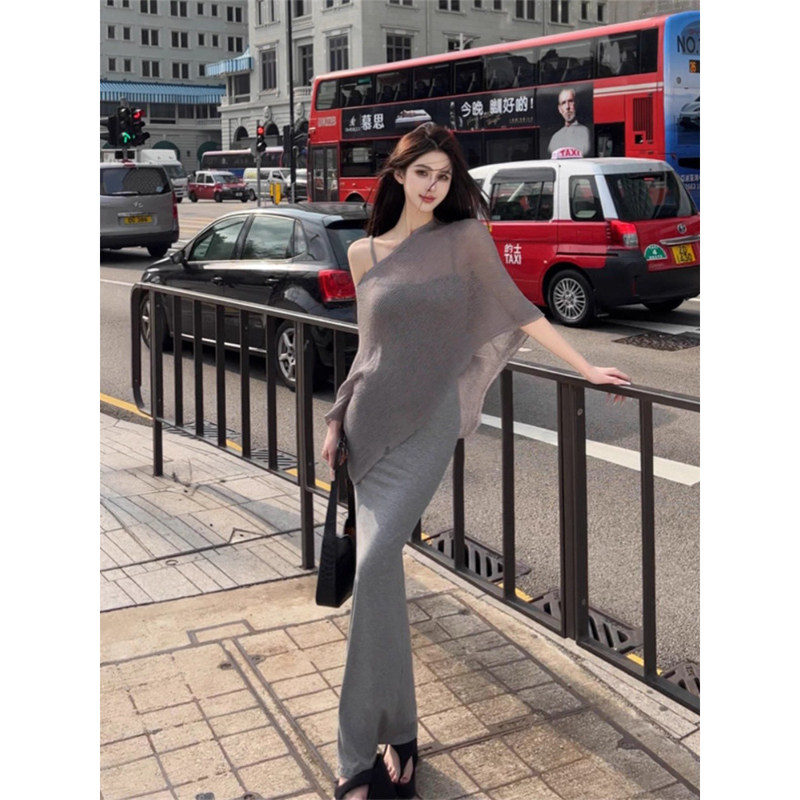 冰丝针织防晒斗篷罩衫女夏季薄款微透宽松松弛感纯欲性感斜肩上衣图片