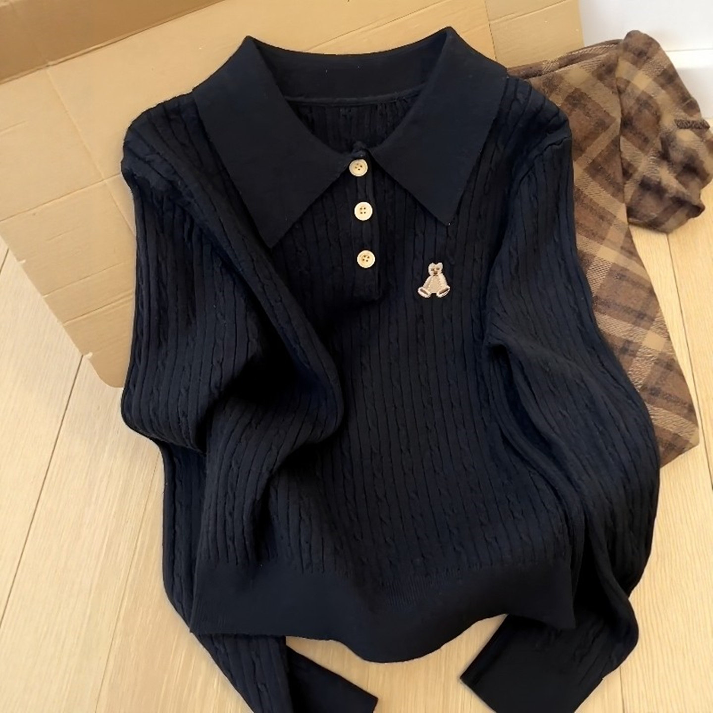 早春韩系刺绣polo领黑色麻花毛衣春秋新款长袖打底针织衫内搭上衣