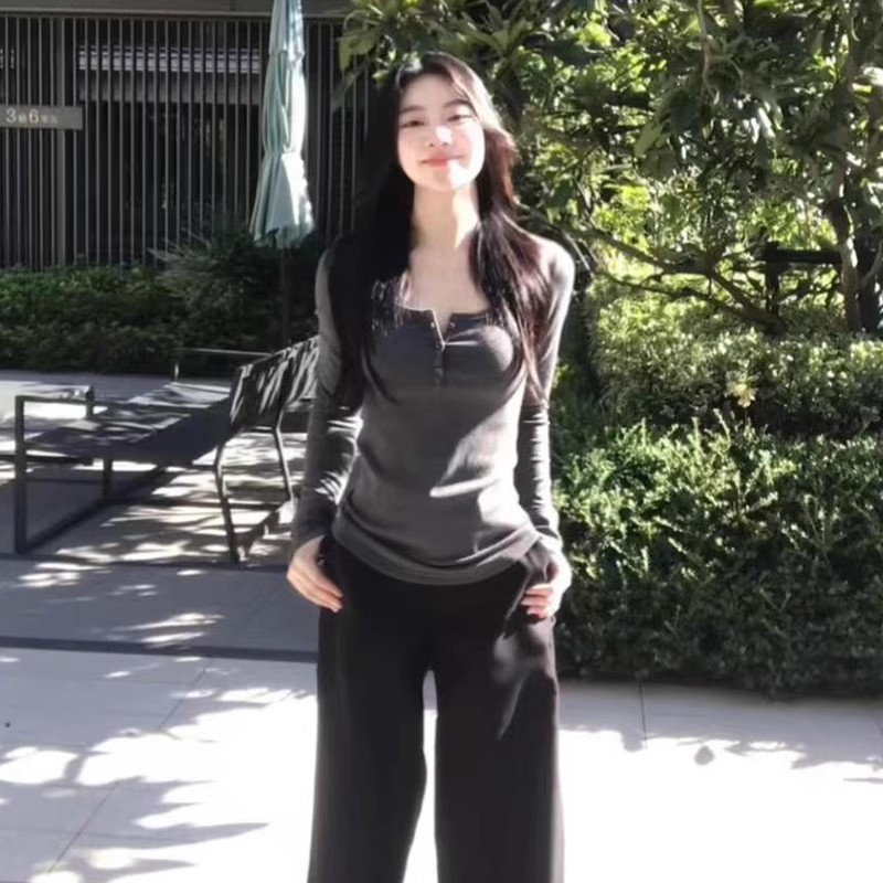 辣妹u领德绒打底衫女秋冬设计感别致独特内搭修身显瘦长袖t恤上衣