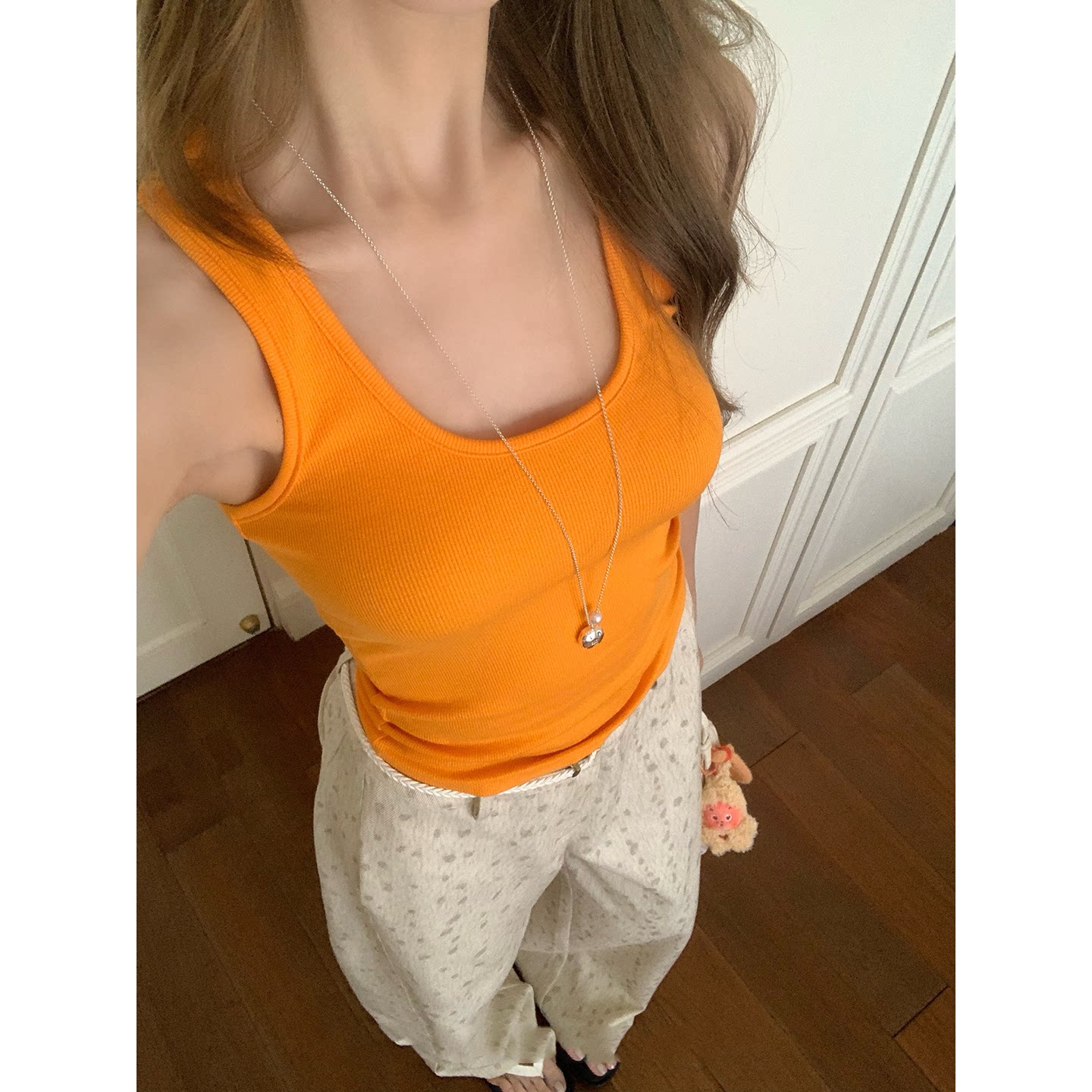 橙色u领工字背心女外穿夏季修身显瘦多巴胺辣妹短款内搭吊带上衣图片