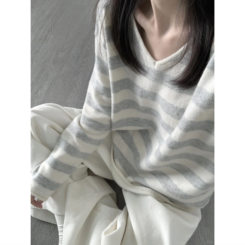 秋冬季撞色条纹v领长袖打底针织衫上衣可外穿宽松慵懒显瘦毛衣女