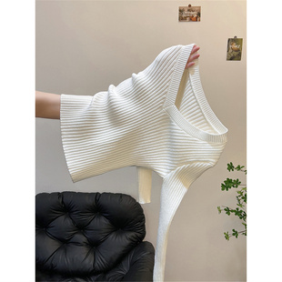 韩系v领修身紧身白色长袖打底针织衫上衣秋冬内搭保暖加厚毛衣女