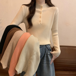 春秋薄款半高领修身长袖打底针织衫上衣洋气可外穿纽扣毛衣女内搭
