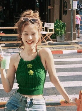 挂脖吊带背心女夏度假风绿色立体小花露脐外穿辣妹甜辣jazz吊带
