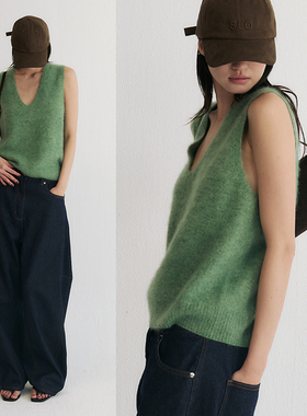 SLO”绒雾羊毛背心“ 深U领羊毛羊绒针织上衣女2025新款叠穿马夹