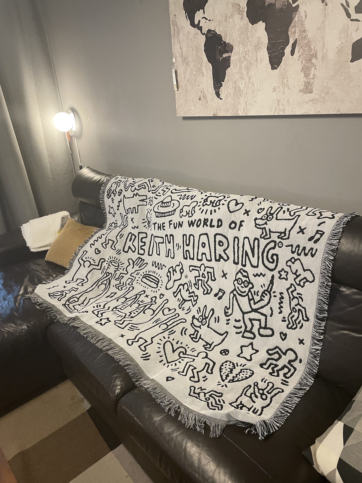 凯斯哈林 黑白 涂鸦大师 keith haring 沙发毯子 装饰