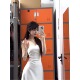 欣雅馨初恋小白裙2026夏季 女设计感小众白色吊带连衣裙领证小 新款