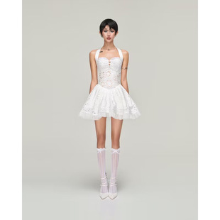 NANA代购【Moulinrose】芭蕾风度假挂脖镂空a字连衣裙