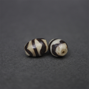 〓老〓精品老料器水纹达洛天珠藏区老天珠一对男女佛珠配珠