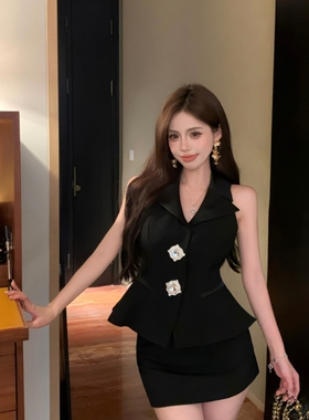 实拍实价气质小众水晶钻扣无袖上衣收腰鱼尾西装马甲显瘦包臀裙