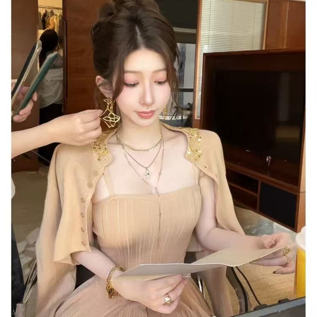 轻奢名媛重工镶钻针织开衫上衣收腰吊带超短连衣裙女芭蕾风两件套
