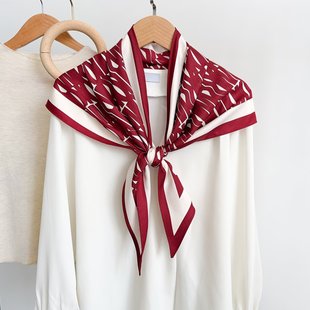 上海故事三角巾披肩春秋新款 85cm护颈围巾女 轻奢斜纹绸缎丝巾130