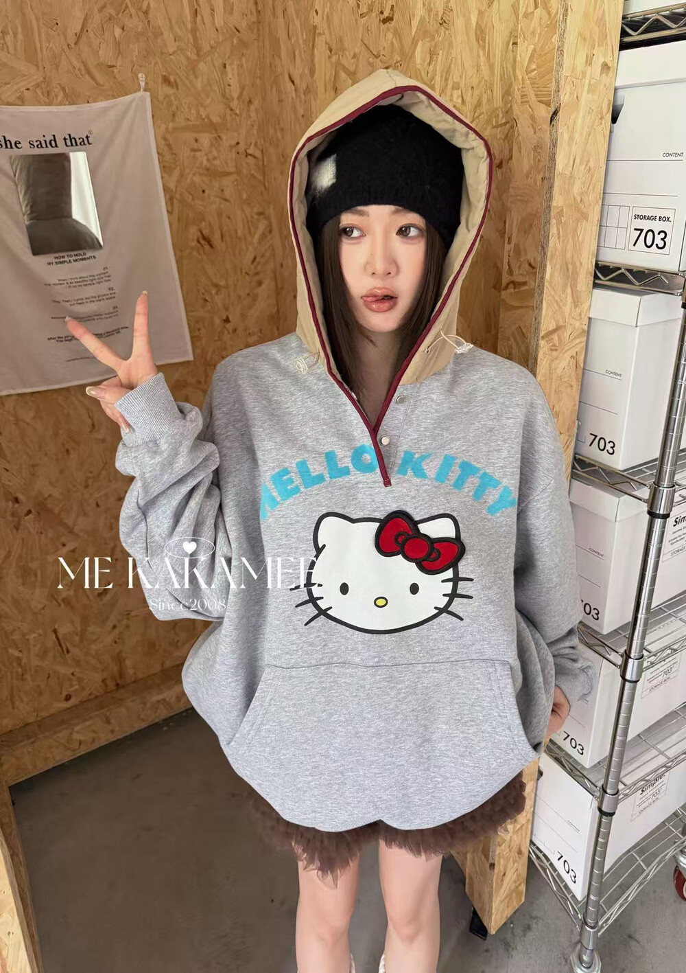 KAKAMEE冬新品立体魔术贴蝴蝶结KT猫撞色设计感连帽加绒卫衣8988