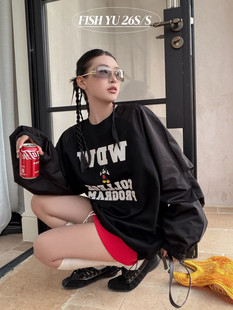 YU春新款美式复古卡通米奇字母印花风衣料设计感拼接圆领卫衣女