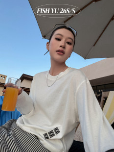 YU夏新品 宽松烫图小标短款 长袖 T恤上衣女626029 休闲上衣女韩版