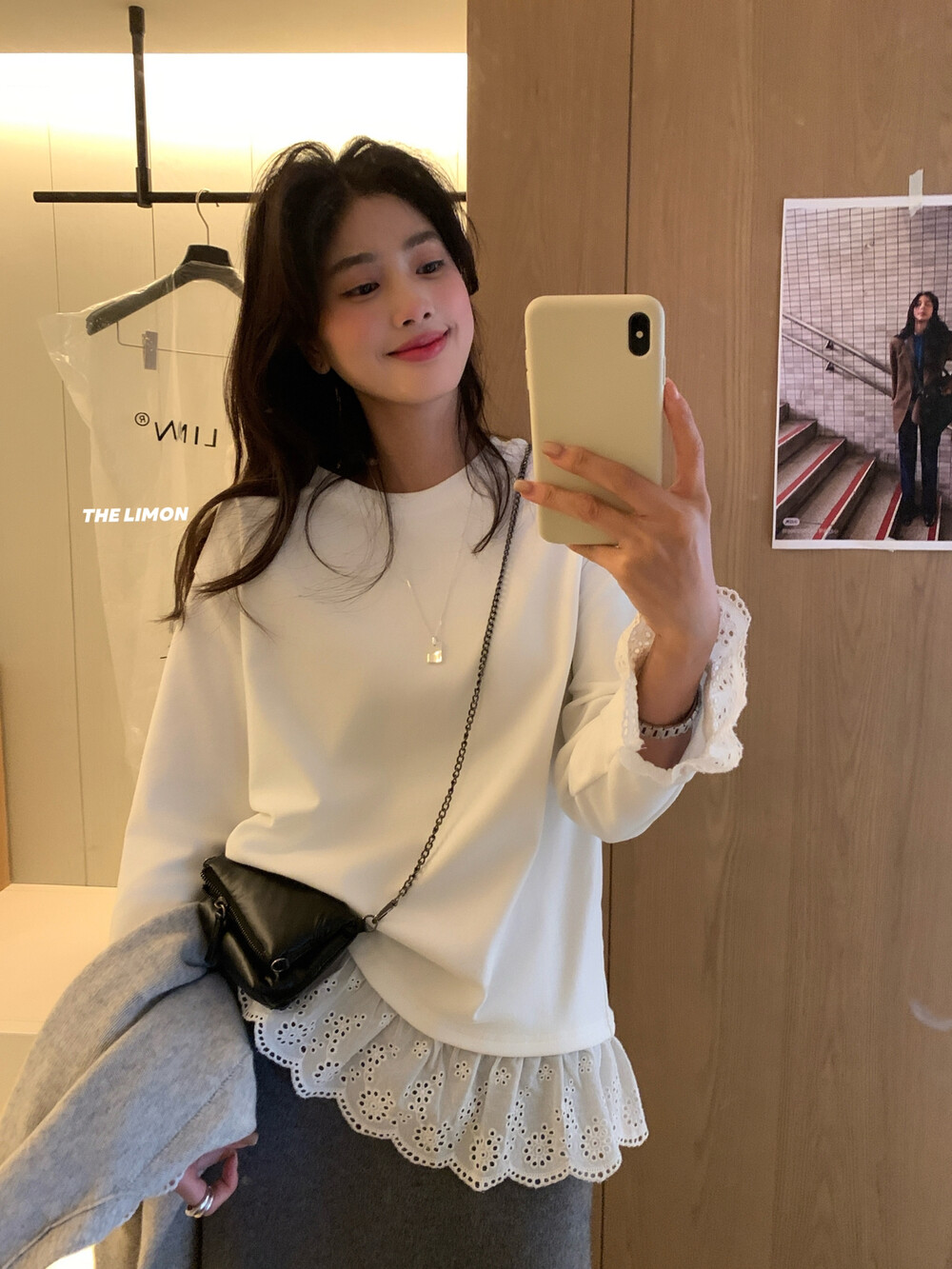 The lemon冬季新款磨毛圆领白色蕾丝拼接减龄打底衫长袖T恤9369